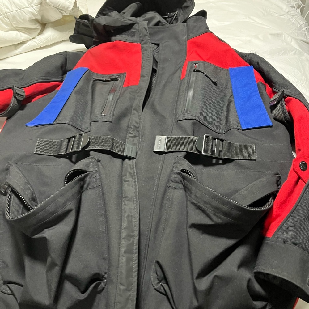 Men used ski jacket sold as is.